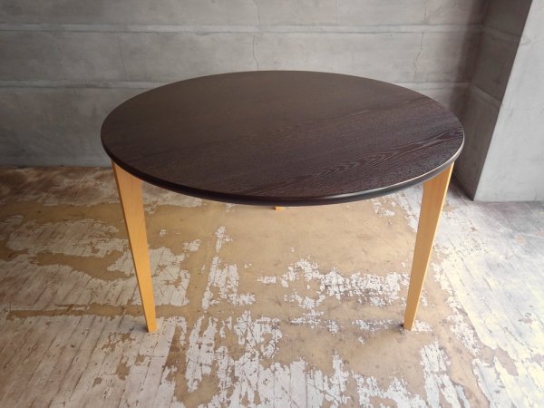 イデー IDEE ダイニングテーブル DCブラウン DINING TABLE DC Brown ラウンド タモ材天板 3本脚 長大作 定価:151,800円 ♪