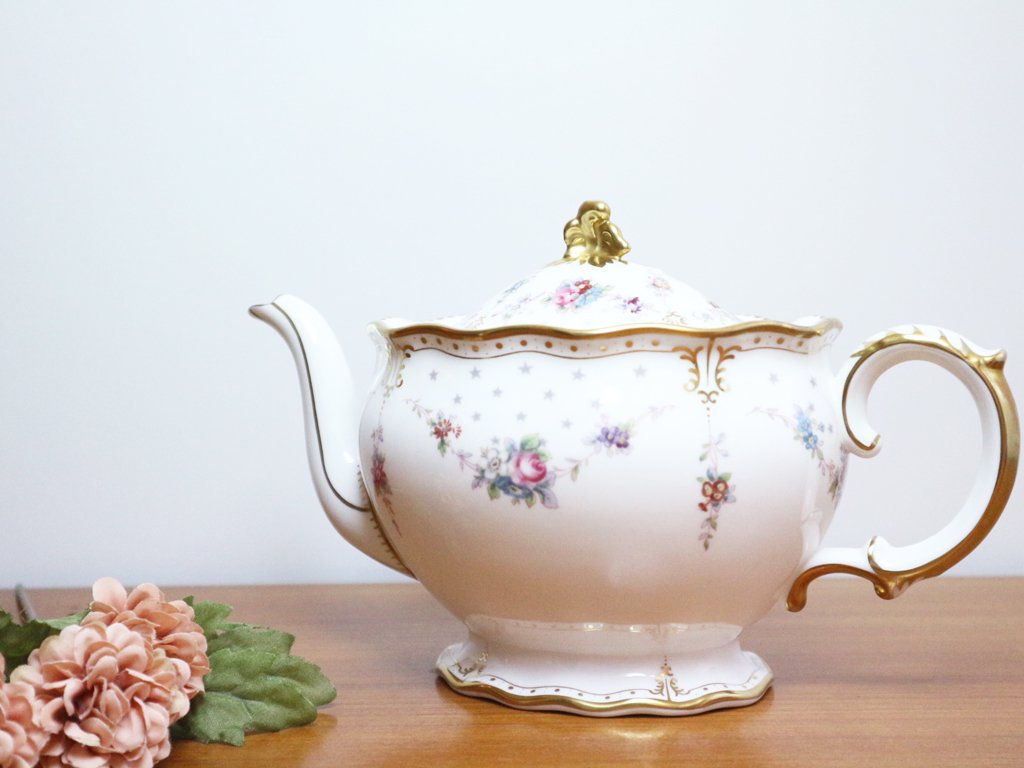 ロイヤルクラウンダービー Royal Crown Derby ロイヤルアントワネット  Royal Antoinette ティーポット 900ｍｌ 英国 名窯 参考価格約１６万円 ◎