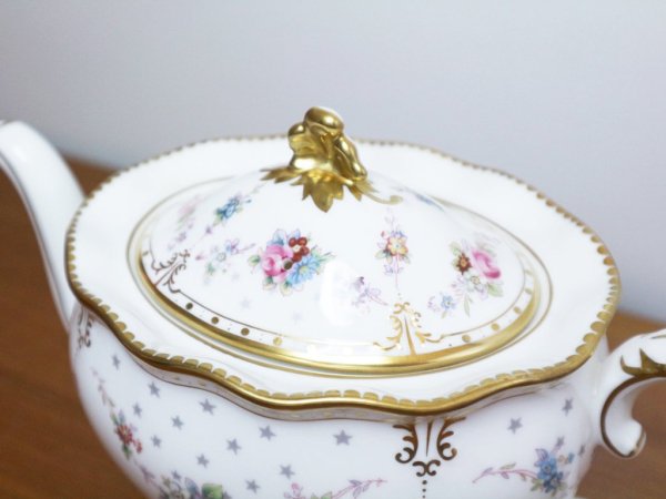 ロイヤルクラウンダービー Royal Crown Derby ロイヤルアントワネット  Royal Antoinette ティーポット 900ｍｌ 英国 名窯 参考価格約１６万円 ◎