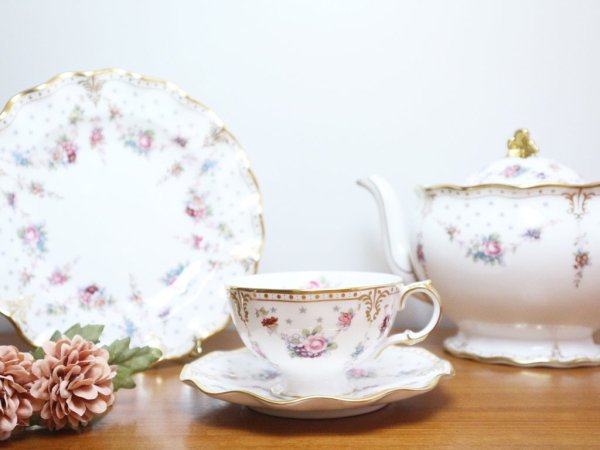 ロイヤルクラウンダービー Royal Crown Derby ロイヤルアントワネット  Royal Antoinette ティーポット 900ｍｌ 英国 名窯 参考価格約１６万円 ◎