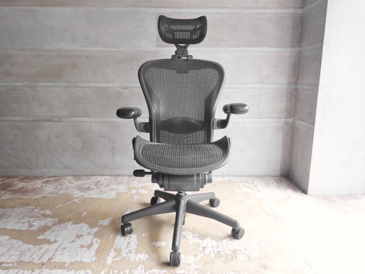 ハーマンミラー Herman Miller アーロンチェア Aeron Chair ランバーサポート クラシックカーボン フル装備 Bサイズ グラファイトカラーベース ヘッドレスト付 デスクチェア ♪