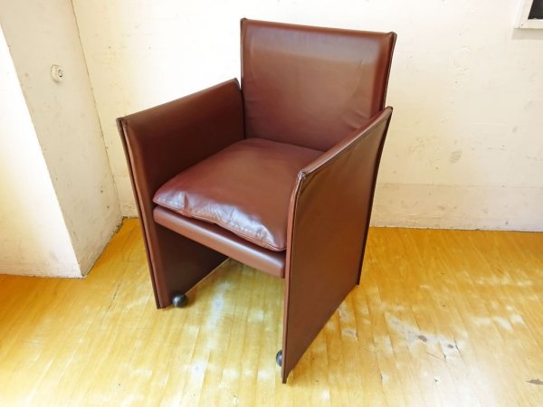 カッシーナ Cassina 401 ブレーク アームチェア 401 BREAK Armchair マリオ・ベリーニ ラウンジチェア キャスター付 本革 定価: \476,000-★