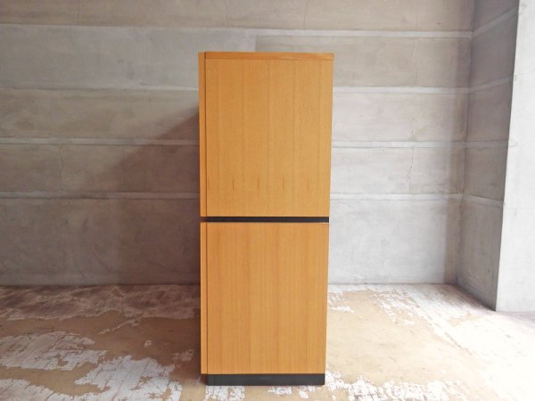 モダンデザイン アッシュ材 4枚扉 キャビネット ブラック 天板 ナチュラルスタイル ♪