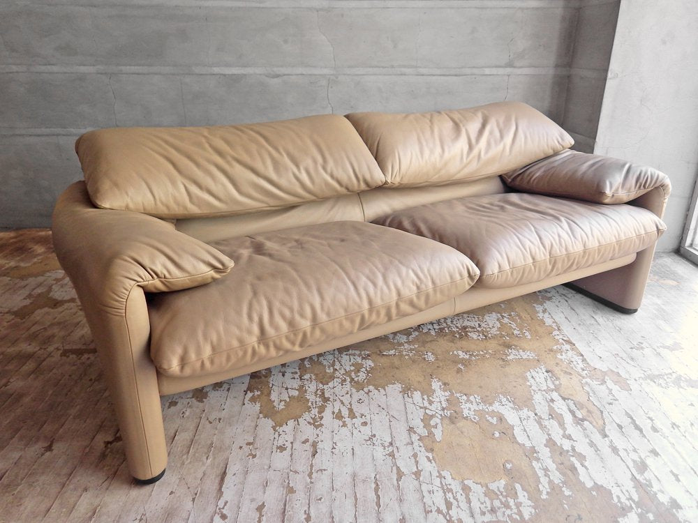 カッシーナ イクスシー Cassina ixc. 675 マラルンガ MARALUNGA 2人掛けワイド ソファ 本革 ベージュ系 ヴィコ・マジストレッティ MoMA 参考定 約192万円 ♪