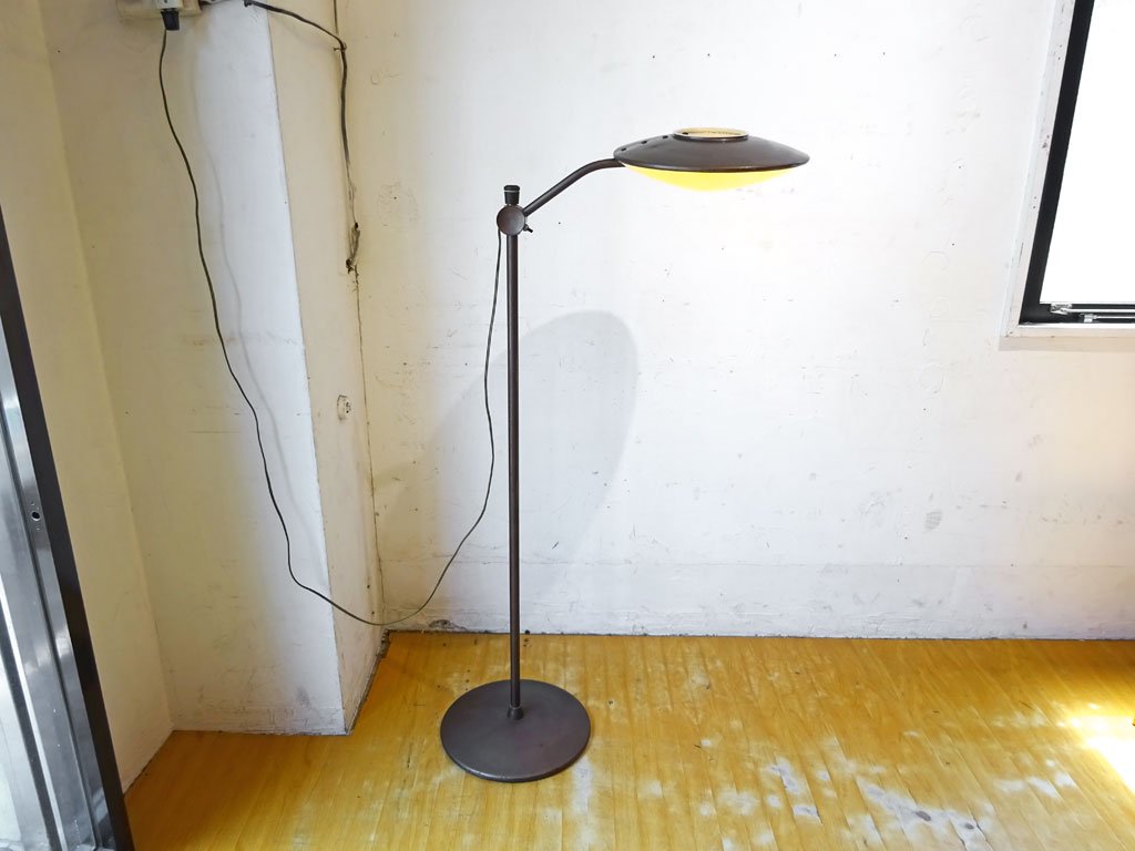 US ビンテージ フロアランプ Floor Lamp インダストリアルデザイン FRPシェード ミッドセンチュリー 昇降角度調整可 ★