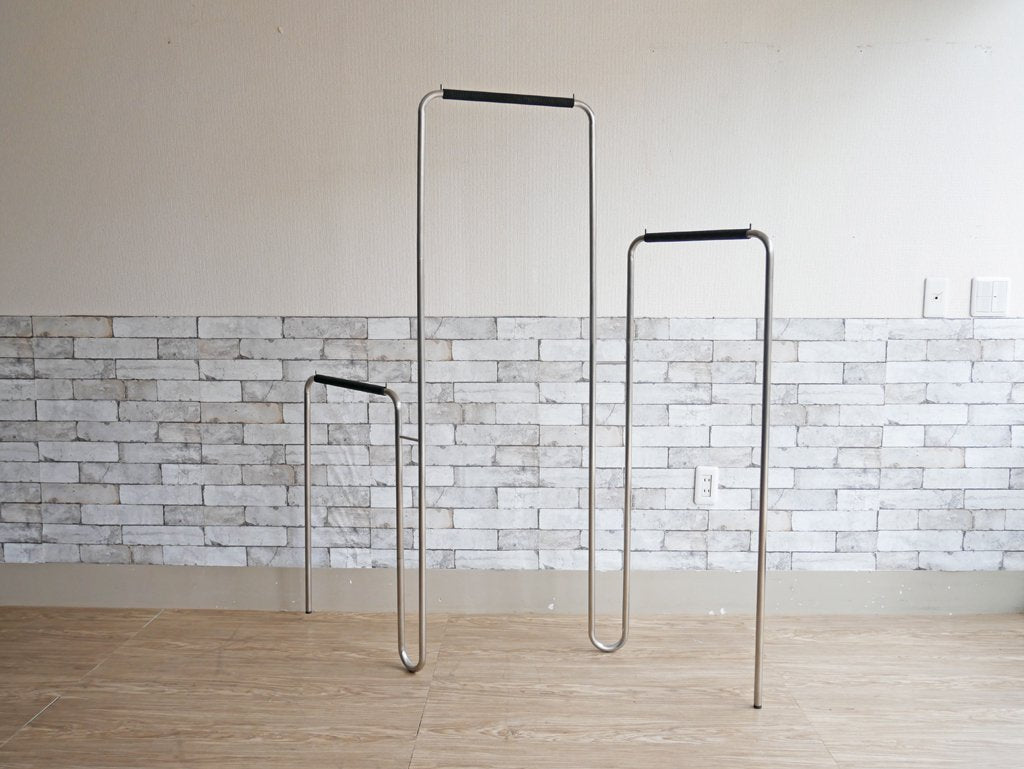 ポストモダンデザイン ハンガーラック 折り畳み 3連 パーテーション 衝立 ●