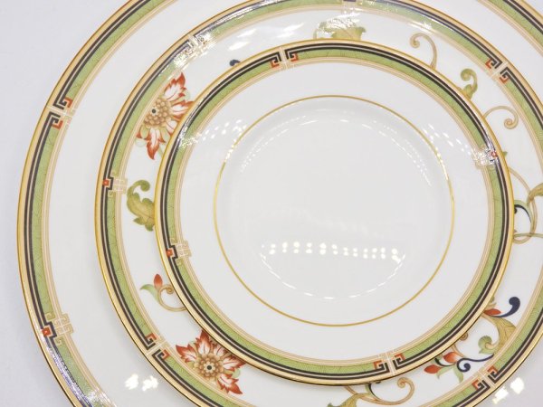 ウェッジウッド WEDGWOOD オベロン oberon 白磁プレート 20cm デザート皿 旧刻印 ボーンチャイナ BONE CHINA 廃番品 英国 B ◇