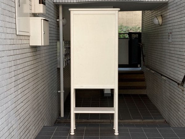 アンティーク調 木製ドクターキャビネット ケビント ホワイトペイント 医療棚 ガラス棚 ディスプレイケース 店舗什器 ■
