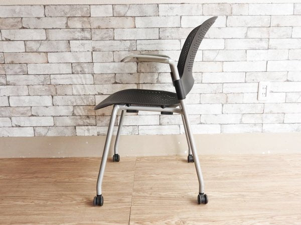 ハーマンミラー Herman Miller ケイパーチェア CAPER Chair フレックスネット スタッキングチェア キャスター付き ブラック ジェフ・ウェバー 定価約6万円 ●