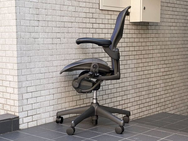 ハーマンミラー Herman Miller アーロンチェア ブルー Bサイズ フル装備 クラシックカーボン グラファイトベース ■