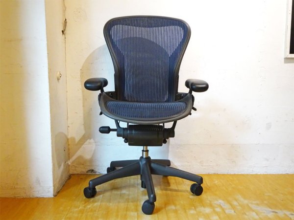 ハーマンミラー Herman Miller アーロンチェア Aeron Chair Bサイズ フル装備 クラシックカーボン グラファイトベース ブルー ★