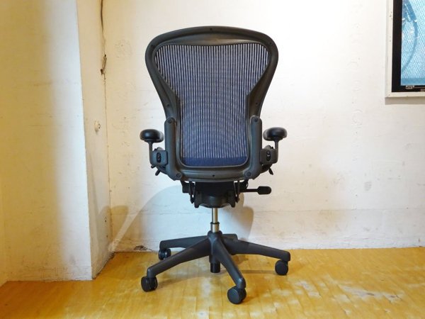 ハーマンミラー Herman Miller アーロンチェア Aeron Chair Bサイズ フル装備 クラシックカーボン グラファイトベース ブルー ★