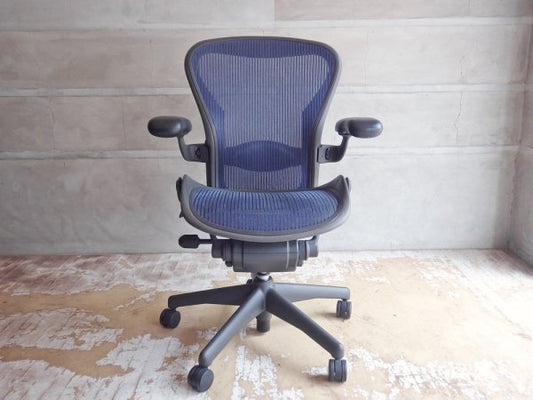 ハーマンミラー Herman Miller アーロンチェア Aeron Chair ランバーサポート クラシックカーボン フル装備 Bサイズ グラファイトカラーベース ブルー デスクチェア B ♪