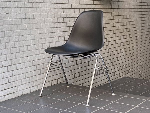 ハーマンミラー HermanMiller サイドシェルチェア スタッキングベース ブラック ポリプロピレン製 イームズ ミッドセンチュリー A ■