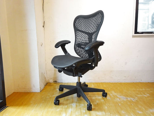 ハーマンミラー Herman Miller ミラチェア Mirra Chair ブラック×グラファイトカラー メッシュシート デスクチェア スタジオ7.5 生産終了品 ★