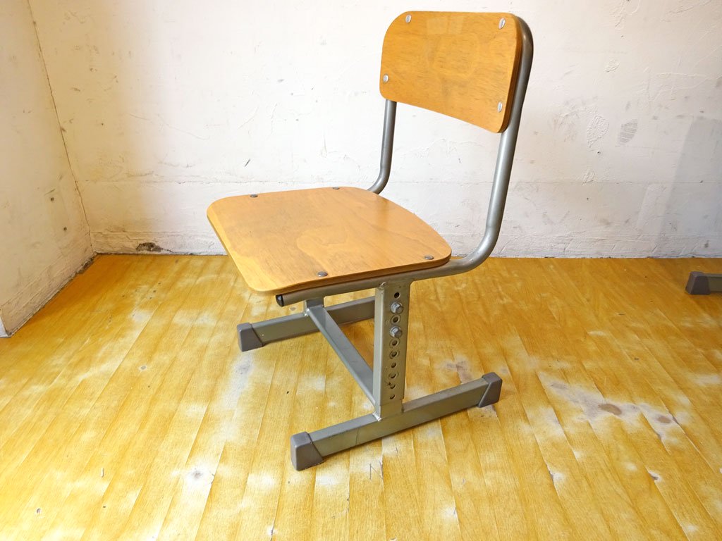 スクールデスク＆チェア 学校机 椅子 つくえ 合板 高さ調整 シンプル 安全設計 フック付 可動式 スチール収納庫 教室 子供から大人まで ★