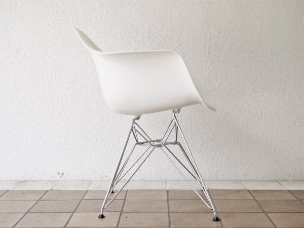 ハーマンミラー Herman Miller アームシェルチェア エッフェルベース ホワイト ポリプロピレン C&R イームズ ミッドセンチュリー ◇