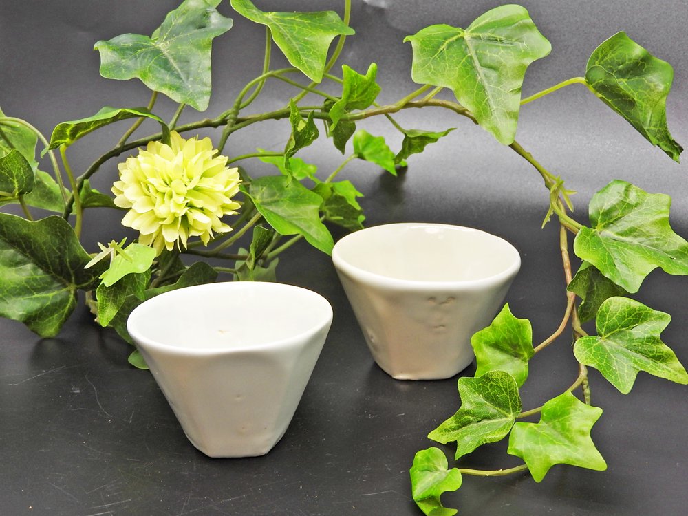 森岡由利子 白磁 酒杯 盃 Φ7cm 現代作家 A ●