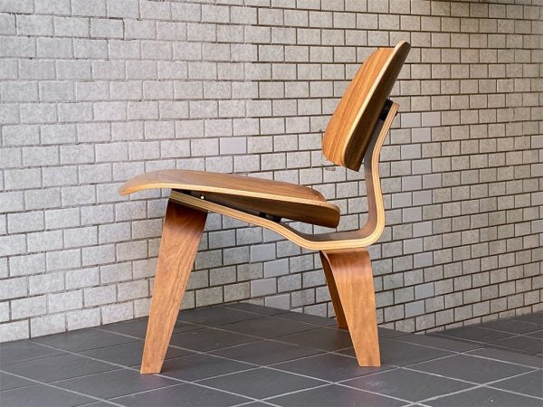 ハーマンミラー Herman Miller LCW ラウンジチェア ウッドレッグ Molded Plywood Lounge Chair ウォールナット C&Rイームズ ミッドセンチュリー ■