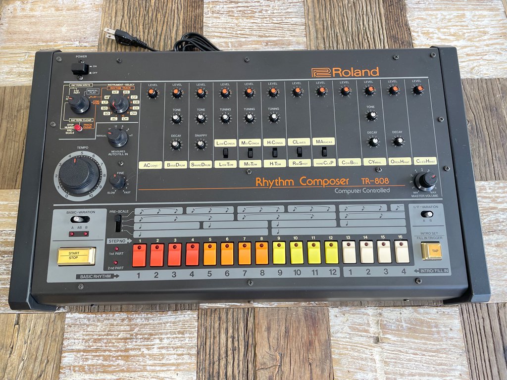 ローランド Roland TR-808 Rhythm Composer リズムマシン シーケンサー ドラムマシン 80's ビンテージ 名機 オーバーホール レストア済 ●