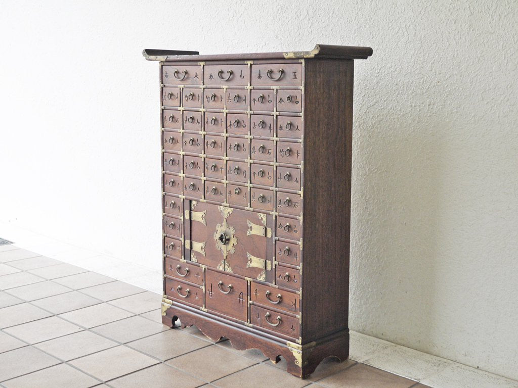 李朝家具 薬箪笥 11段44杯 開き扉 朝鮮棚 多段チェスト キャビネット アジアン 朝鮮家具 店舗什器 ◇