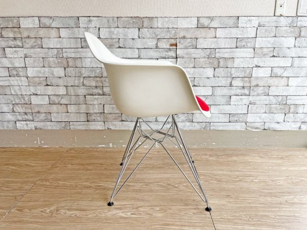 ハーマンミラー Herman Miller × ヴィトラ vitra Wネーム アームシェルチェア エッフェルベース シートパット付き ホワイト C&R.イームズ ミッドセンチュリー   ●