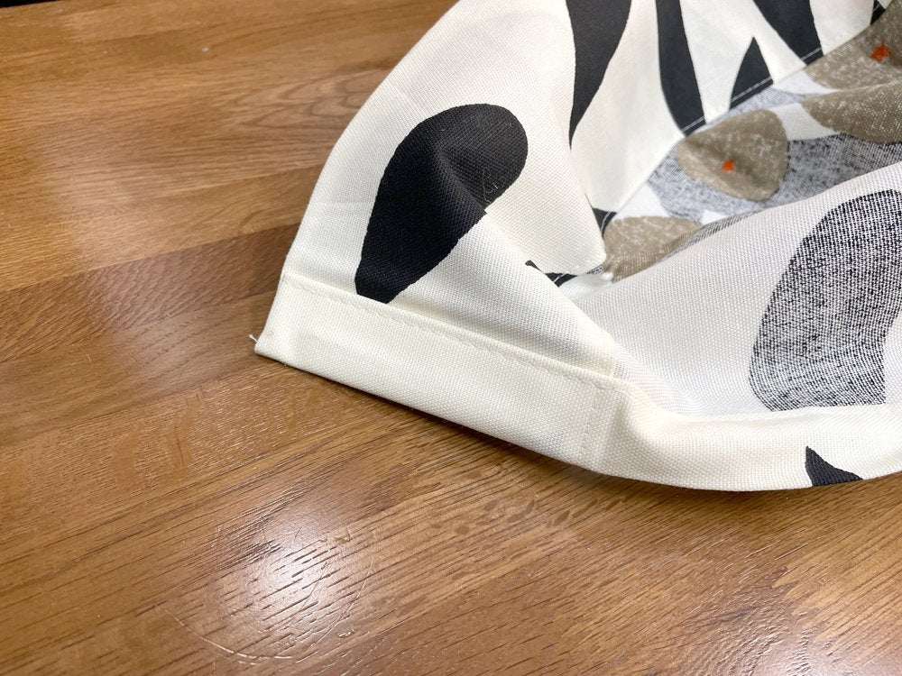 アルメダール Almedahls スールト・サ・ルーヴァン Surt sa raven キツネとブドウ カーテン 2枚組 182× 242cm アストリッド・サンペ デザイン 北欧 ●