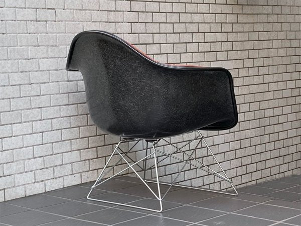 ハーマンミラー Herman Miller アームシェルチェア LAR 現行FRP製 アプホルスター キャッツクレイドル ラウンジベース オレンジ ブラック C&R イームズ ■