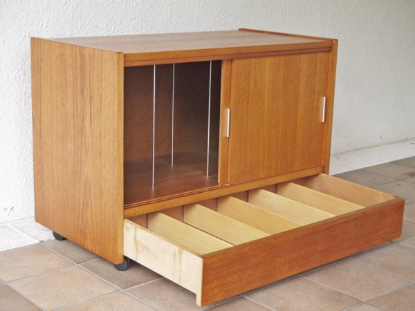 ハーバート E. ギブス ファニチャー HERBERT E. GIBBS FURNITURE 英国 1970's ビンテージ チーク材 レコードラック キャビネット キャスター 希少品 ◇