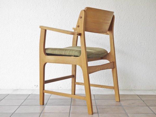 モモナチュラル Momo Natural マーレ アームチェア MARE ARM CHAIR アルダー材 ファブリック リーフグリーン 定価￥23,000- A ◇