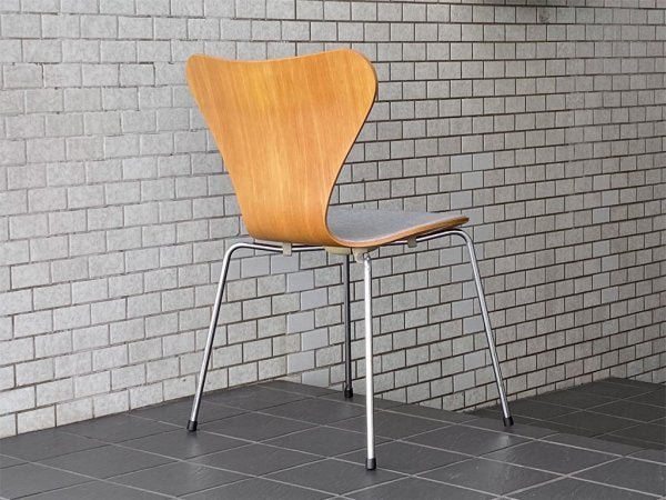 フリッツハンセン Fritz Hansen ビンテージ セブンチェア ビーチ フロントパティング ライトグレー アルネ・ヤコブセン スタッキングチェア 北欧家具 デンマーク A ■