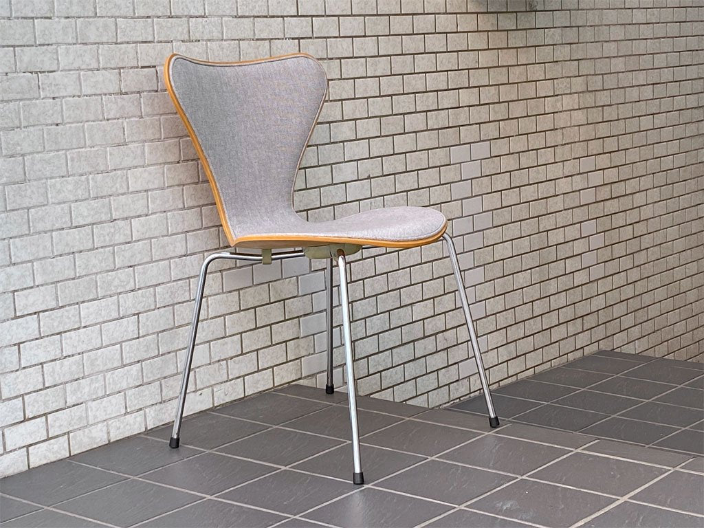 フリッツハンセン Fritz Hansen ビンテージ セブンチェア ビーチ フロントパティング ライトグレー アルネ・ヤコブセン スタッキングチェア 北欧家具 デンマーク B ■