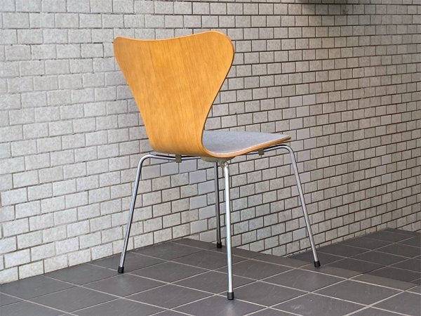 フリッツハンセン Fritz Hansen ビンテージ セブンチェア ビーチ フロントパティング ライトグレー アルネ・ヤコブセン スタッキングチェア 北欧家具 デンマーク B ■