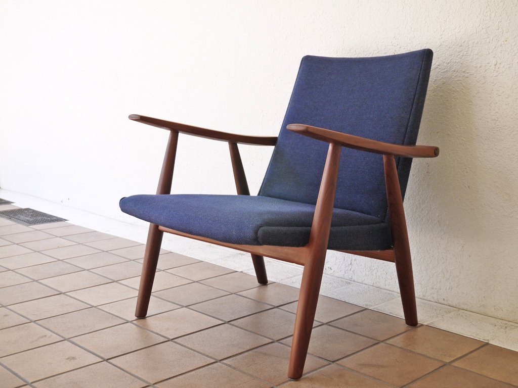 ゲタマ GETAMA GE260 ビンテージ イージーチェア ハンス・J・ウェグナー Hans.J.Wegner ウォールナット無垢材 ネイビーファブリック 北欧 デンマーク ◇