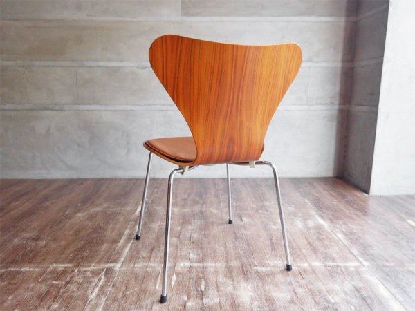 フリッツハンセン Fritz Hansen セブンチェア ナッツナチュラル インテンスレザーシートクッション付き アルネ・ヤコブセン Arne Jacobsen 廃番カラー デンマーク 北欧家具 ♪