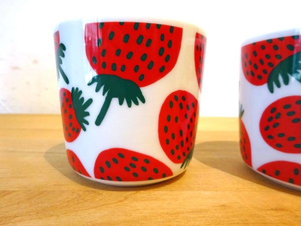 マリメッコ marimekko マンシッカ Mansikka イチゴ 苺 ラテマグ ペア マイヤ・イソラ 未使用保管品 ★