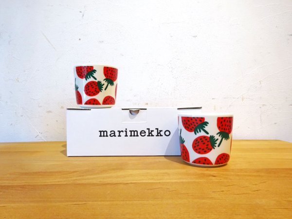 マリメッコ marimekko マンシッカ Mansikka イチゴ 苺 ラテマグ ペア マイヤ・イソラ 未使用保管品 ★