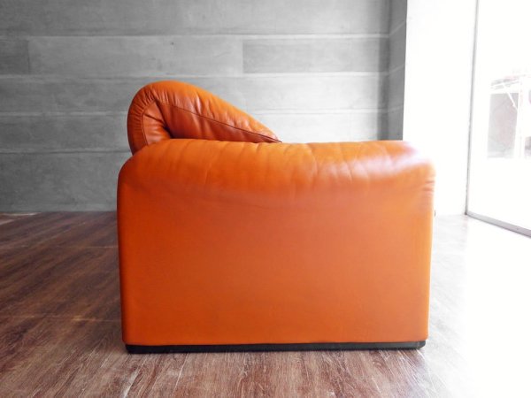 カッシーナ イクスシー Cassina ixc. 675 マラルンガ MARALUNGA 3人掛け ソファ 本革 キャメル系 ヴィコ・マジストレッティ MoMA 定価214万円以上 ♪