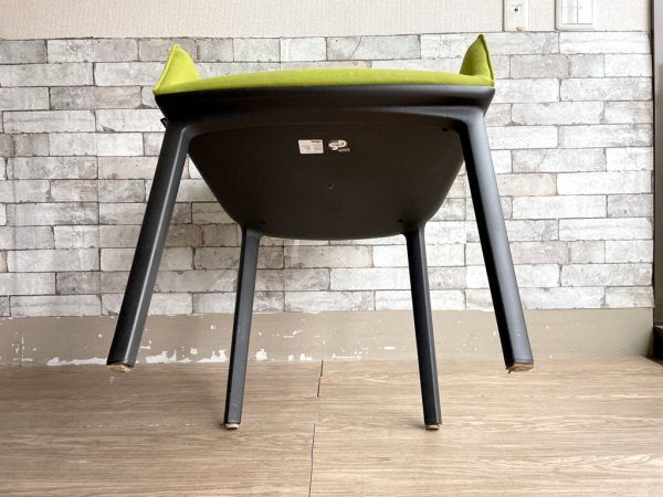 ヴィトラ vitra. ソフトシェルチェア SoftShell Chair ロナン＆エルワン・ブルレック Ronan ＆ Erwan Bouroullec 参考定価:77,000円 ●