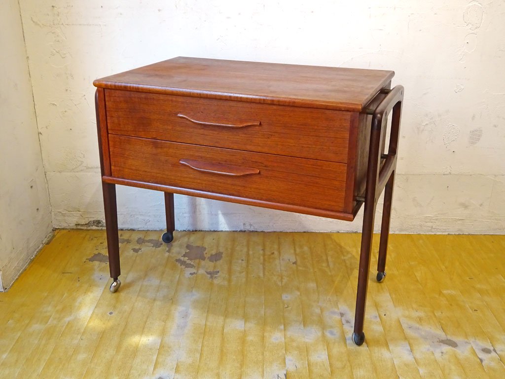 デンマーク ビンテージ DENMARK VINTAGE ソーイング トローリー Sewing Trolley チーク材 ナイトテーブル 2ドロワー ワゴン 裁縫 ★