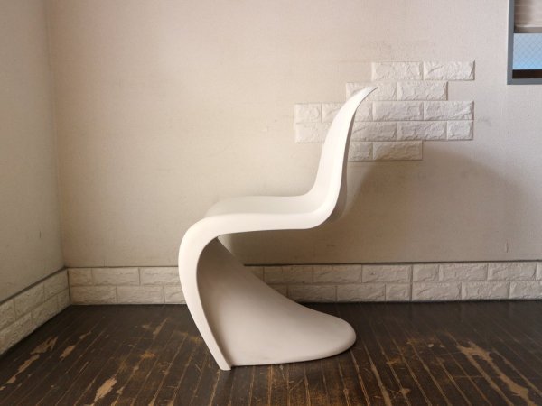 ヴィトラ vitra. パントンチェア Panton Chair ホワイト ヴェルナー・パントン Verner Panton スタッキングチェア ミッドセンチュリー スペースエイジ ◎