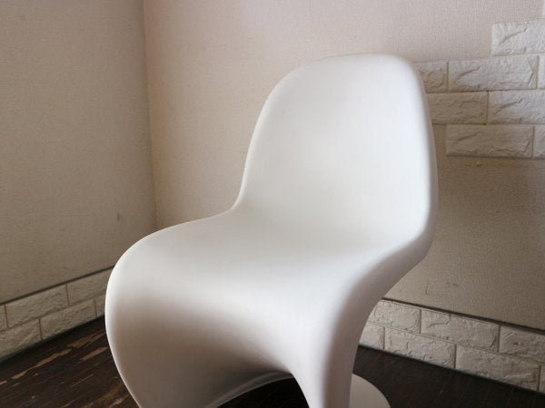 ヴィトラ vitra. パントンチェア Panton Chair ホワイト ヴェルナー・パントン Verner Panton スタッキングチェア ミッドセンチュリー スペースエイジ ◎