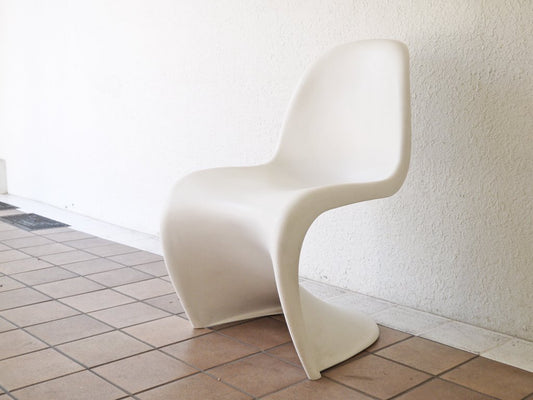 ヴィトラ vitra. パントンチェア Panton Chair ホワイト ヴェルナー・パントン Verner Panton スタッキングチェア ミッドセンチュリー スペースエイジ ◇