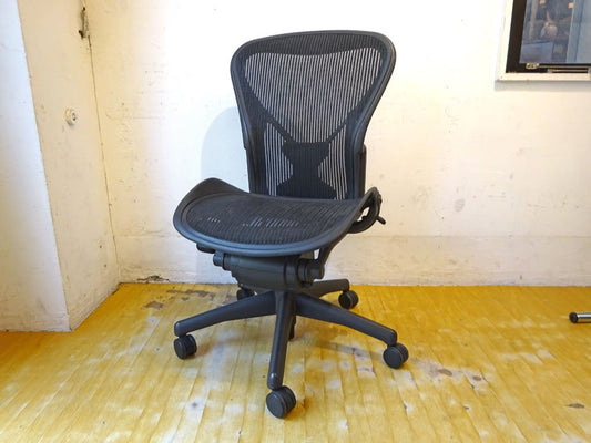 ハーマンミラー Herman Miller アーロンチェア ライト Aeron chair ポスチャーフィット Bサイズ グラファイトベース アームレス ★