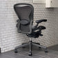 ハーマンミラー Herman Miller アーロンチェア Bサイズ スタンダード ランバーサポート クラシックカーボン グラファイトベース ■