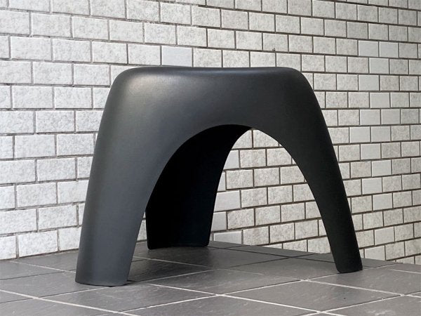 ヴィトラ Vitra エレファントスツール Elephant Stool ポリプロピレン製 ブラック 柳宗理 ミッドセンチュリー MoMA 永久収蔵品 ■