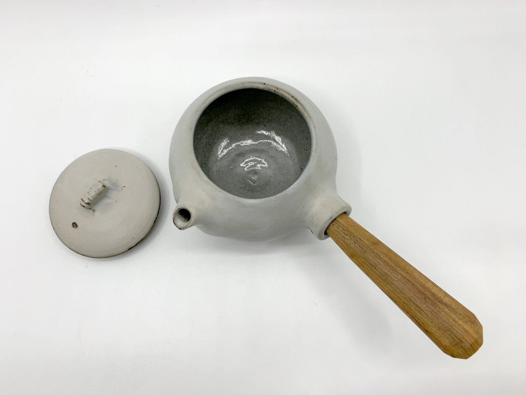馬場勝文 急須 丸型 白 マット 取手付 チーク材 陶器 現代作家 ●