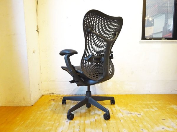 ハーマンミラー Herman Miller ミラチェア Mirra Chair ブラック×グラファイトカラー メッシュシート デスクチェア スタジオ7.5 生産終了品 ★