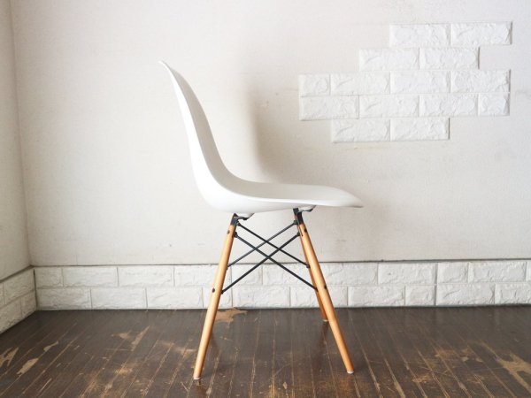 ハーマンミラー Herman Miller × ヴィトラ vitra. Wネーム サイド シェルチェア ホワイト ドゥエルレッグベース C&R イームズ ミッドセンチュリー  ◎