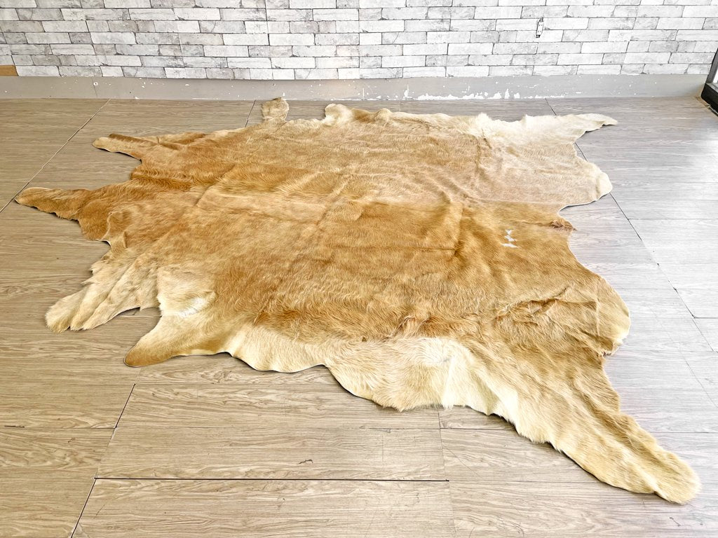 大判 カウラグ 牛革 カーペット ラグマット 243×270cm 毛皮 ハラコ 敷物 ●